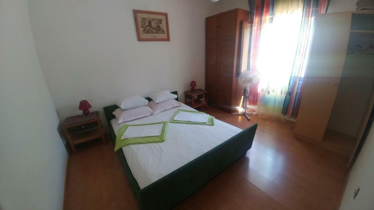 Family Apartment Near Beach Biograd Na Moru Exterior foto